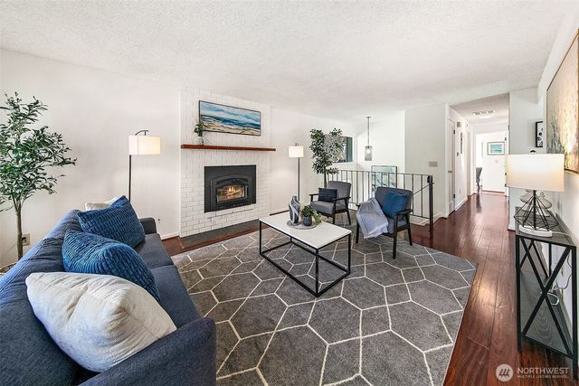 541 N 75th Street, Seattle, WA 98103