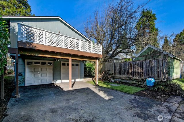 541 N 75th Street, Seattle, WA 98103