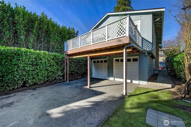 541 N 75th Street, Seattle, WA 98103