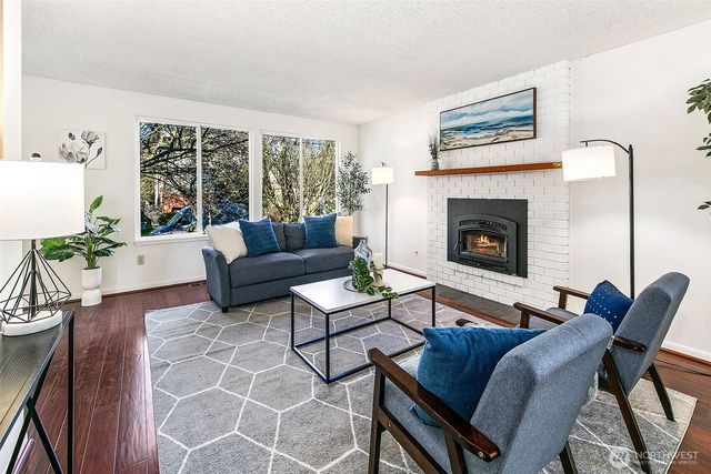 541 N 75th Street, Seattle, WA 98103