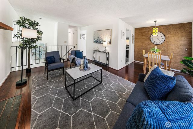 541 N 75th Street, Seattle, WA 98103