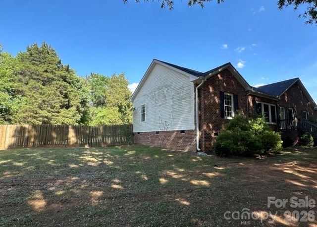 172 Jesse King Road, Advance, NC 27006