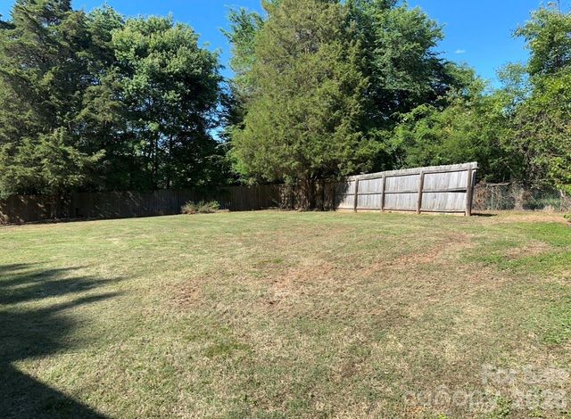 172 Jesse King Road, Advance, NC 27006