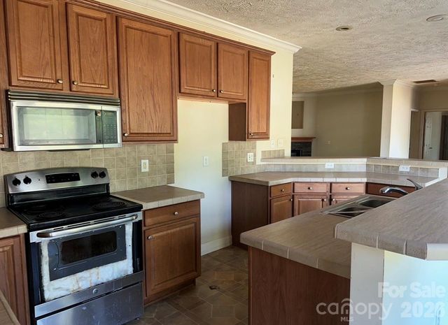 172 Jesse King Road, Advance, NC 27006