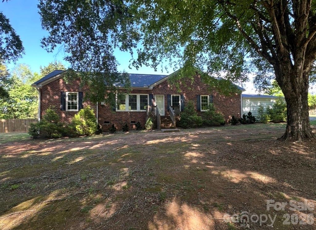 172 Jesse King Road, Advance, NC 27006
