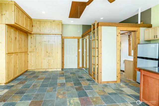 51 Gunn Road, Port Angeles, WA 98362