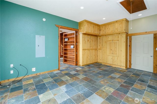 51 Gunn Road, Port Angeles, WA 98362