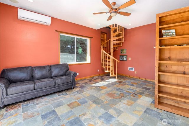 51 Gunn Road, Port Angeles, WA 98362