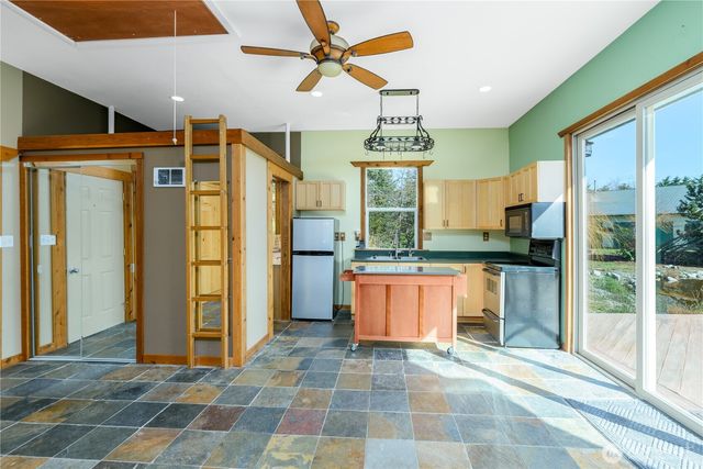 51 Gunn Road, Port Angeles, WA 98362