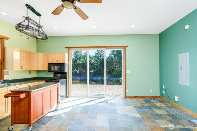 51 Gunn Road, Port Angeles, WA 98362