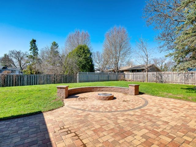 2881 Kent Street, Roseville, MN 55113