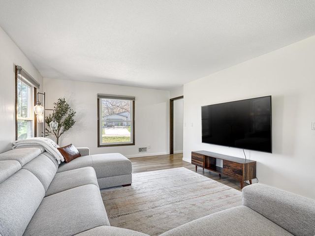 2881 Kent Street, Roseville, MN 55113