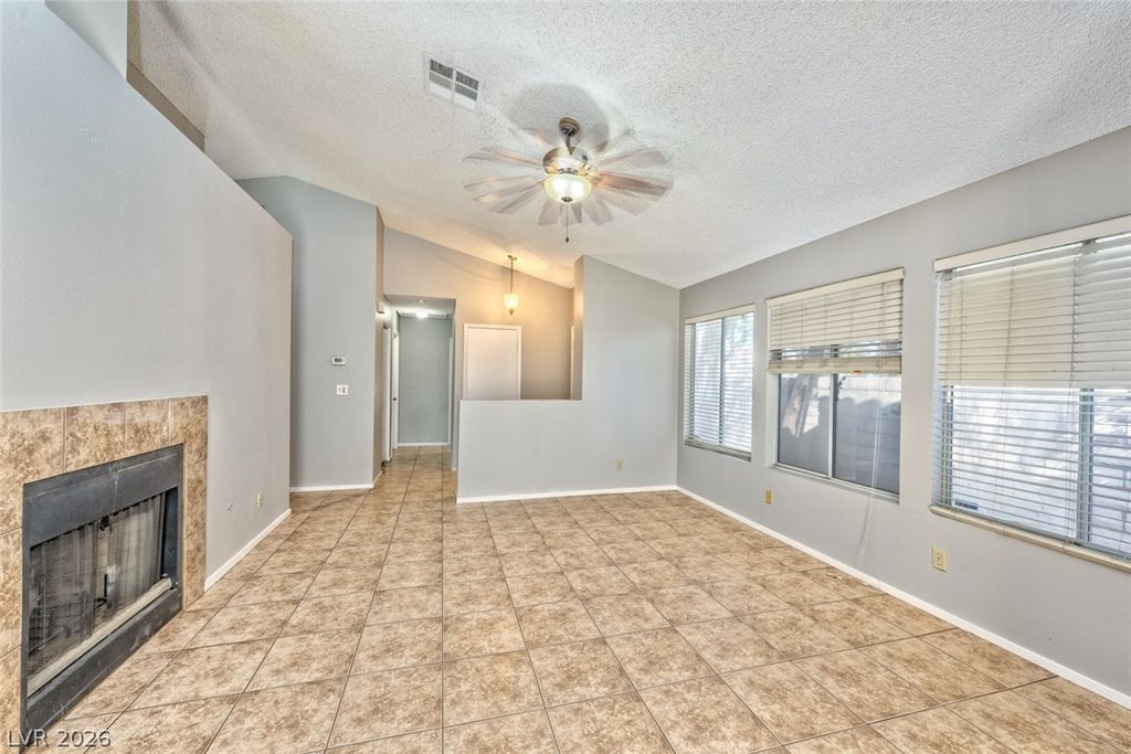 8661 Freeport Lane, Las Vegas, NV 89117 — photo 3