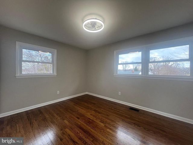 624 FOXCROFT RD, Warrenton, VA 20186