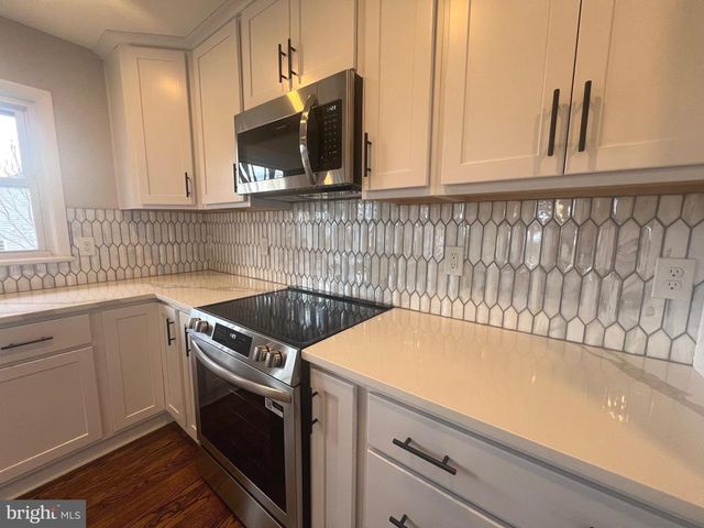 624 FOXCROFT RD, Warrenton, VA 20186