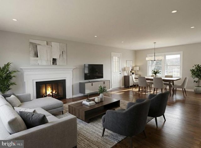 624 FOXCROFT RD, Warrenton, VA 20186