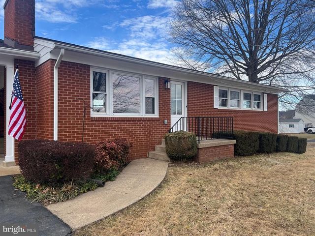 624 FOXCROFT RD, Warrenton, VA 20186