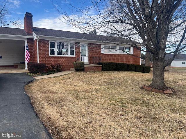 624 FOXCROFT RD, Warrenton, VA 20186