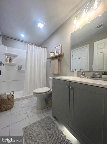 624 FOXCROFT RD, Warrenton, VA 20186