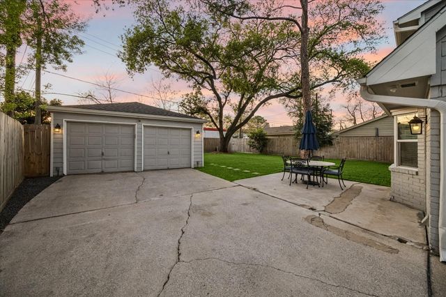 1906 Ashford Hollow Lane, Houston, TX 77077