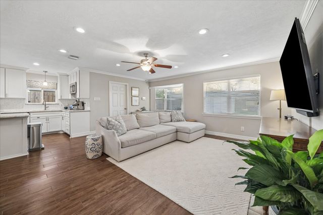 1906 Ashford Hollow Lane, Houston, TX 77077