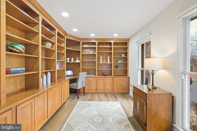 5705 MOSSROCK DR, North Bethesda, MD 20852