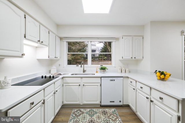 5705 MOSSROCK DR, North Bethesda, MD 20852