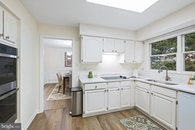 5705 MOSSROCK DR, North Bethesda, MD 20852