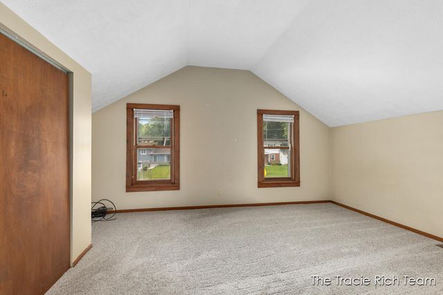 227 E Division Street, Rockford, MI 49341