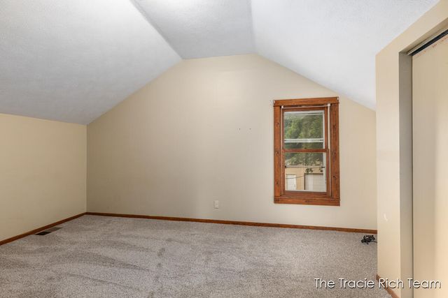 227 E Division Street, Rockford, MI 49341