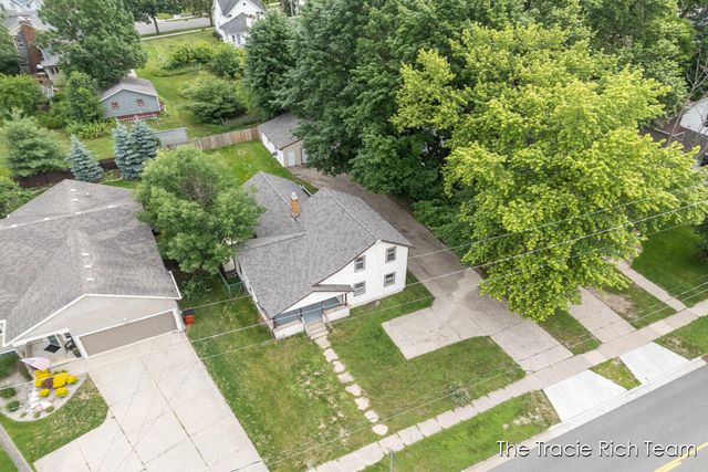 227 E Division Street, Rockford, MI 49341