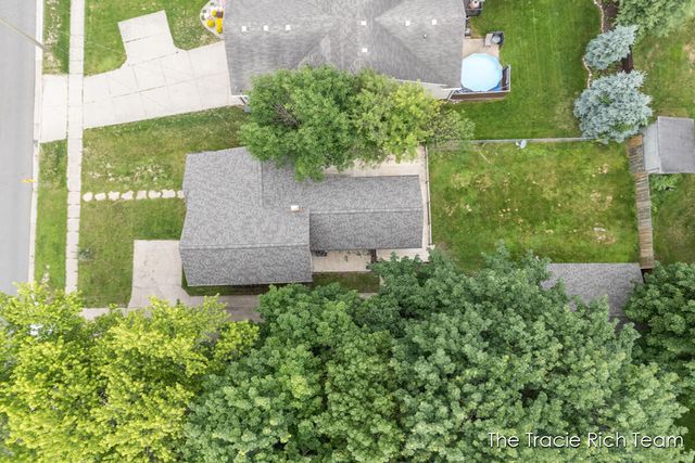 227 E Division Street, Rockford, MI 49341