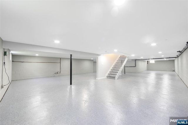590 Grist Trail, Paramus, NJ 07652