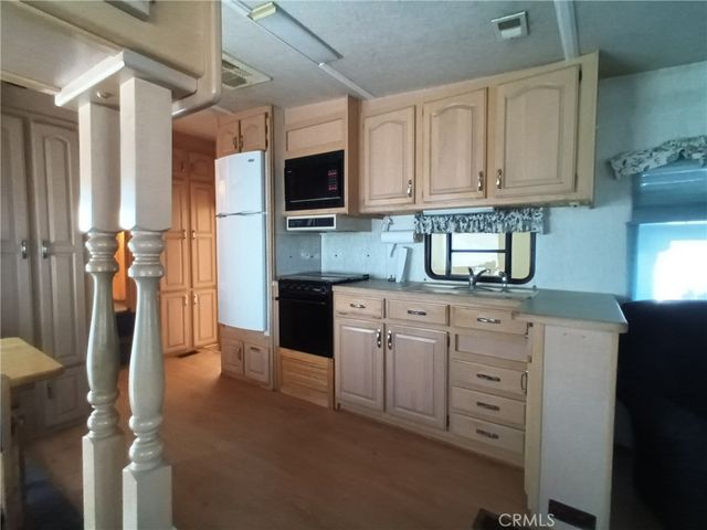 1295 S Cawston, Hemet, CA 92545