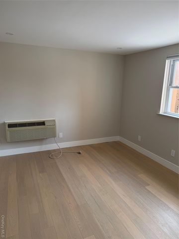 320 Post Avenue 2G, Westbury, NY 11590