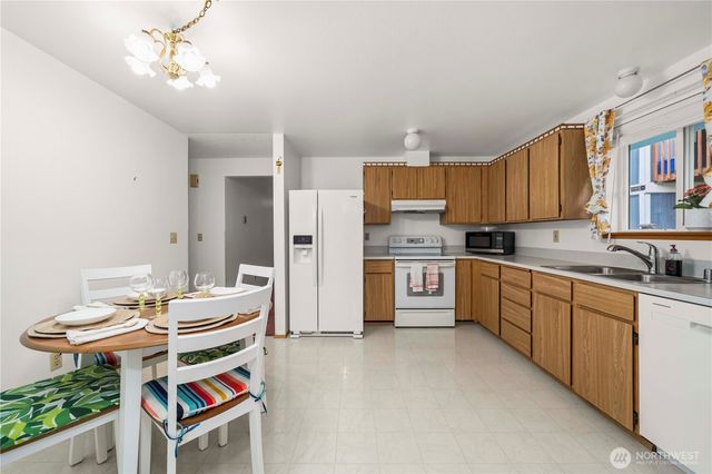 8113 S Cushman Avenue, Tacoma, WA 98408