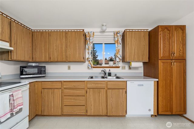 8113 S Cushman Avenue, Tacoma, WA 98408