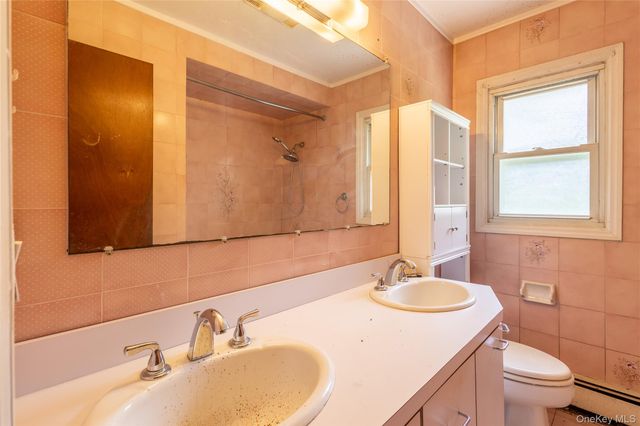38 Sams Path, Rocky Point, NY 11778