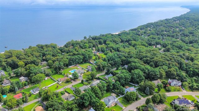 38 Sams Path, Rocky Point, NY 11778