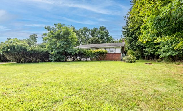38 Sams Path, Rocky Point, NY 11778