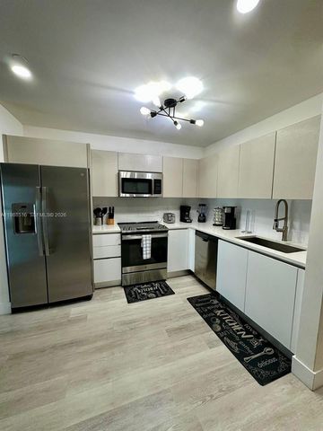 19380 NE 26th Ave 305, Miami, FL 33180