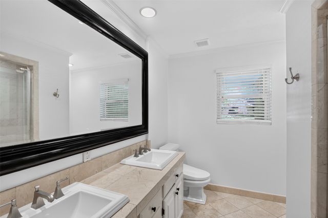 3230 Camelot Drive, Dallas, TX 75229
