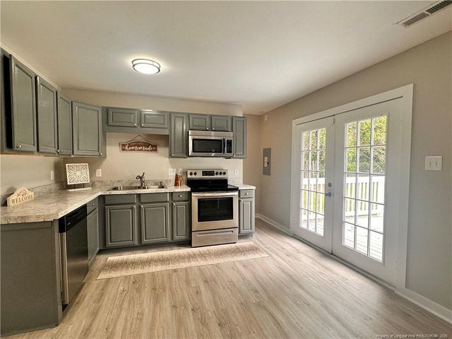 6554 Amanda Circle, Fayetteville, NC 28306