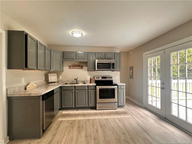 6554 Amanda Circle, Fayetteville, NC 28306