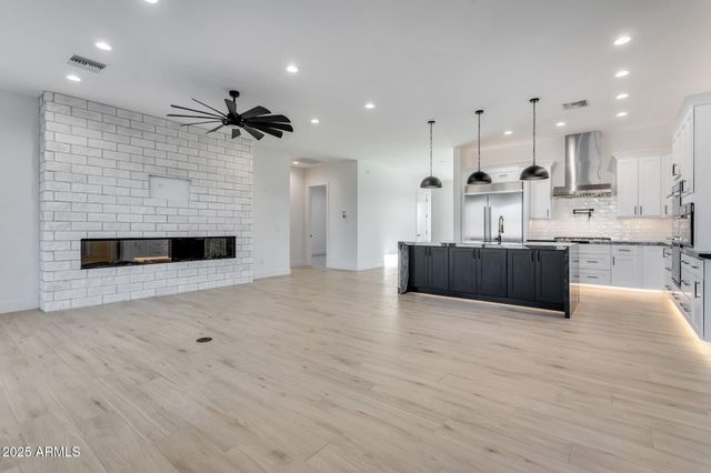 36321 N 16th Street, Phoenix, AZ 85086