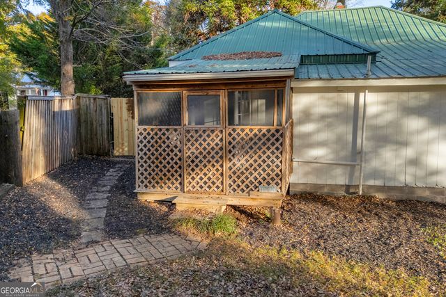 126 S Poplar Street, Athens, GA 30601