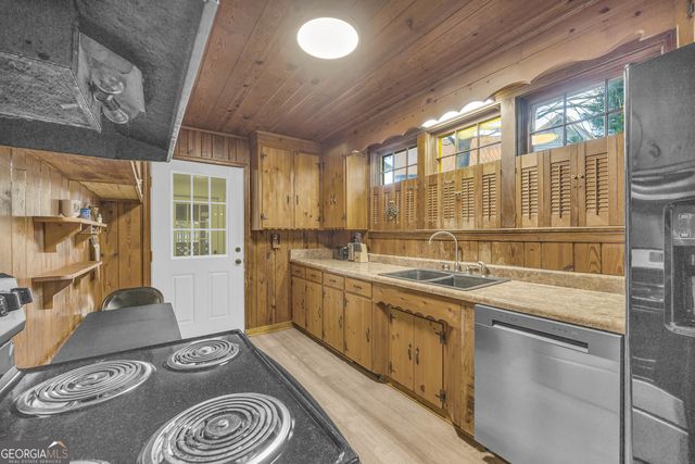 126 S Poplar Street, Athens, GA 30601