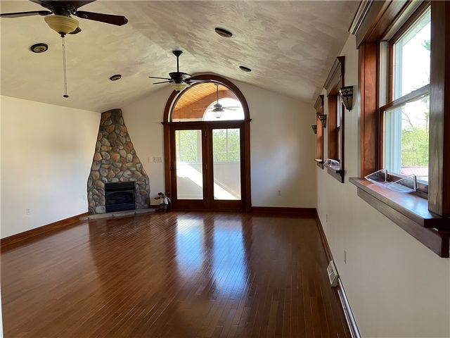 1091 Martin Ave., New Kensington, PA 15068