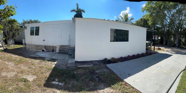 39 Palm Drive, Palm Springs, FL 33461