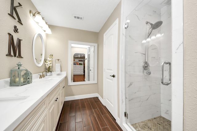 15 Haverford Lane, Friendswood, TX 77546